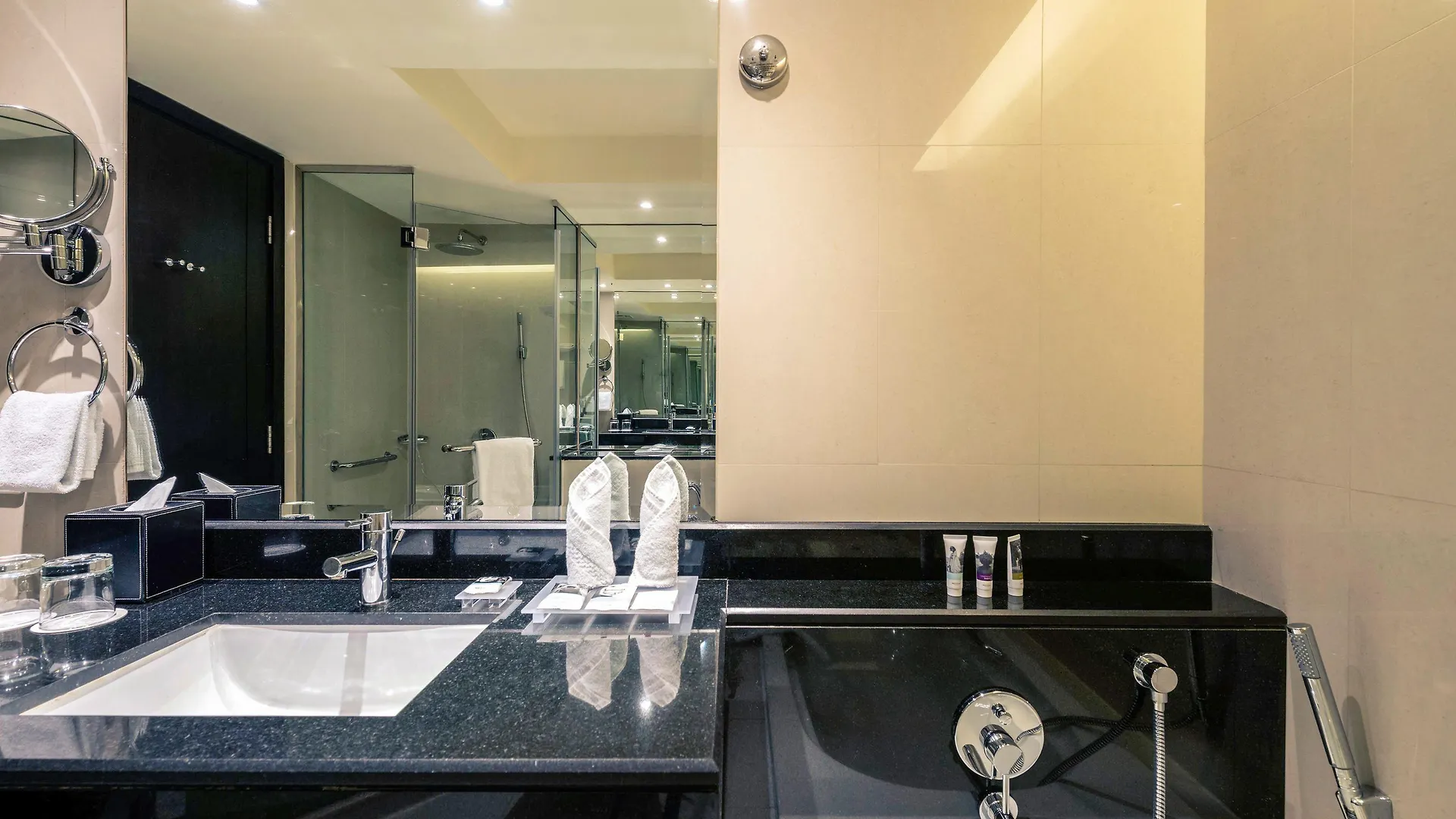 ***** Hotell Crowne Plaza - Dubai Jumeirah By Ihg Förenade Arabemiraten