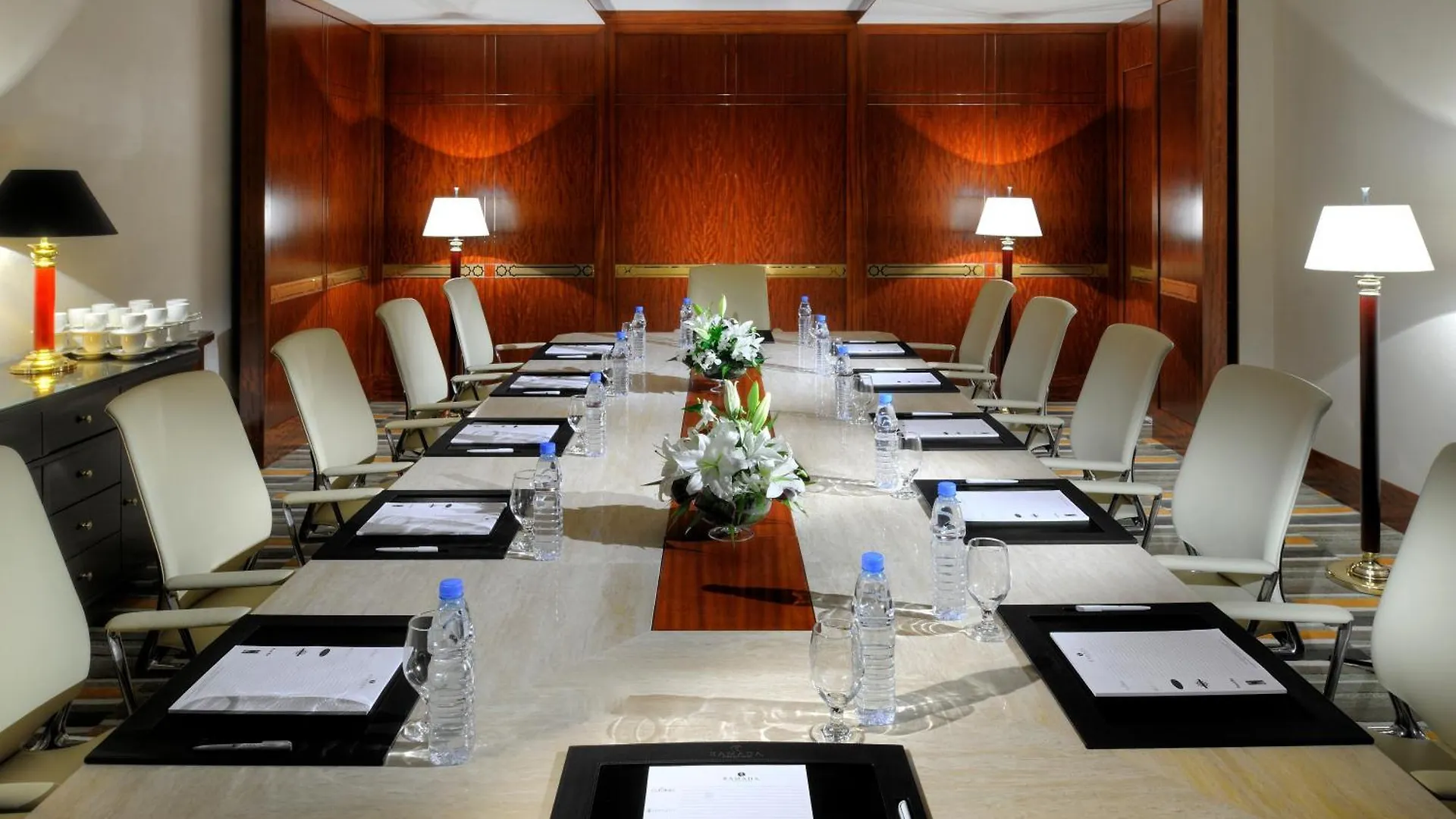 Crowne Plaza - Dubai Jumeirah By Ihg Hotel